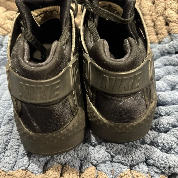 Nike Black Huaraches Sz5youth - Picture 3 of 4